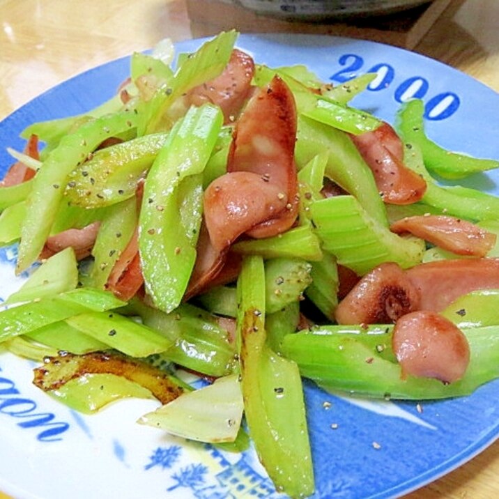 セロリとソーセージの炒め物 レシピ 作り方 By Koyoca 楽天レシピ